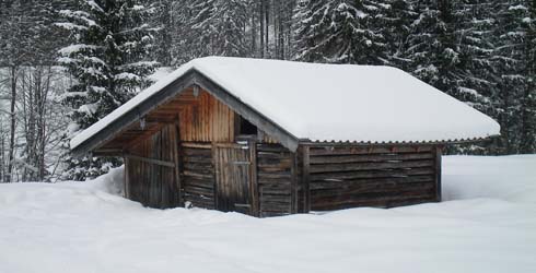 Hütte im Schnee